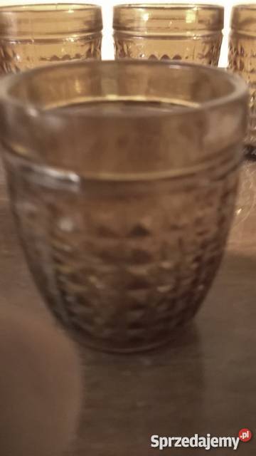 6 ładnych kieliszków z czasów PRLu plus Warszawa