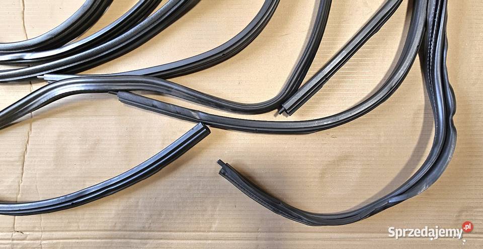 BMW E36 328I SEDAN Uszczelki drzwi 4 2 bagażnika osobowe Pozostałe