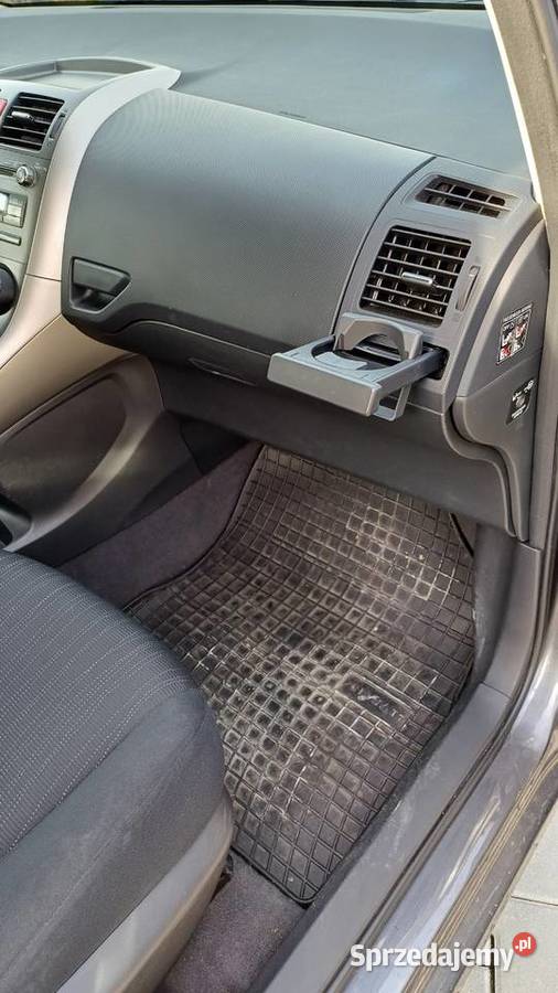 Toyota Auris 16 16 V benzyna Hatchback Auris