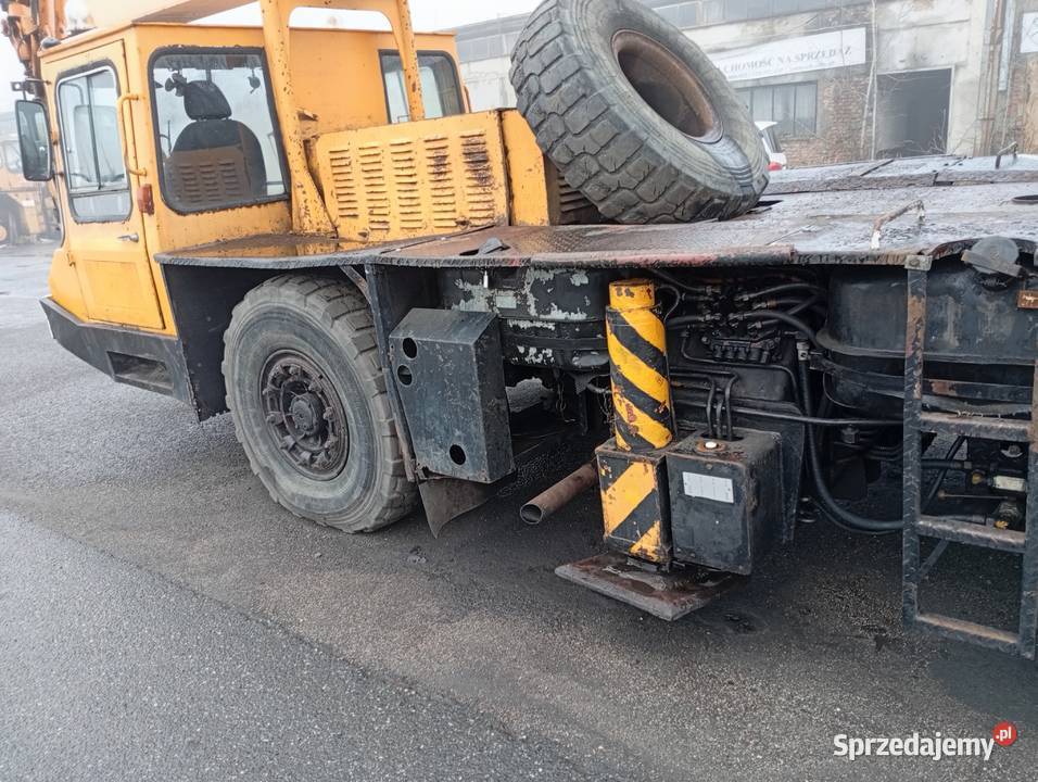 Dzwig Fablok DST 0281 28 ton Dźwigi, podnośniki