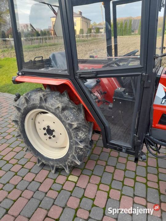 Traktor Yanmar F20D z pługiem podkarpackie Strzyżów