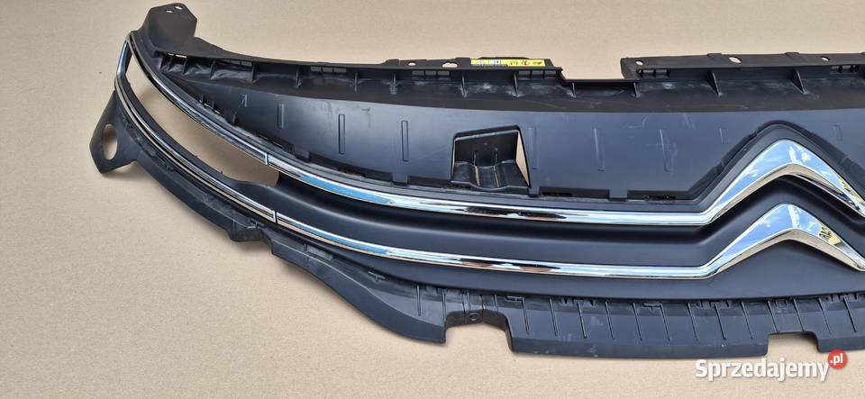 CITROEN BERLINGO IV 18 GRILL ATRAPA EMBLEMAT Bieleń