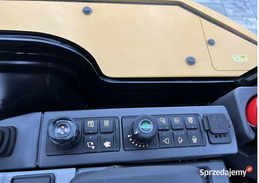 FABRYCZNIE NOWA MINIKOPARKA CATERPILLAR 3027 CR Tuliszków