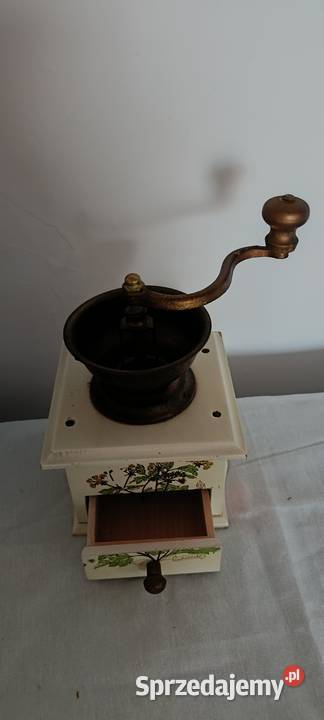 Piękny unikatowy młynek do mielenia kawy pieprzu