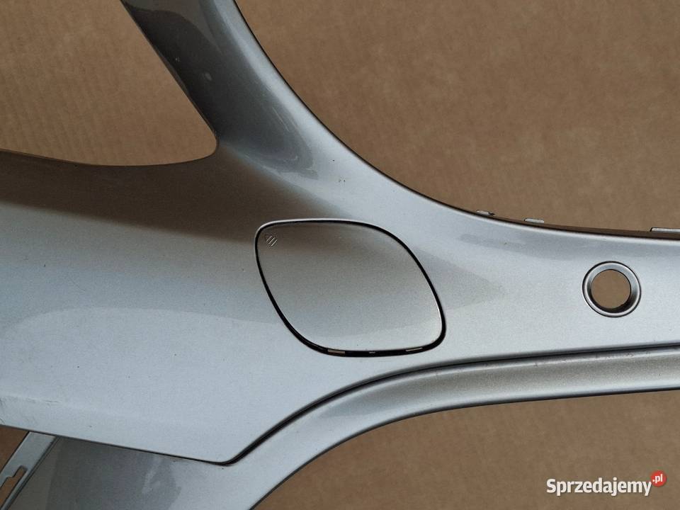 MERCEDES CKLASA W205 LIFT ZAŚLEPKA HAKA ZDERZAKA Bieleń