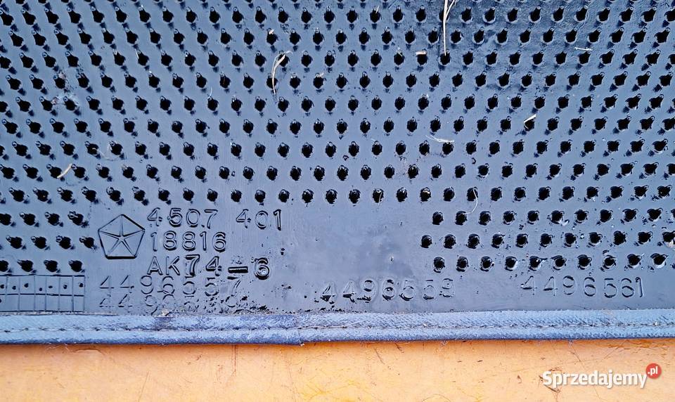 CHRYSLER MASERATI DYWANIKI 4410403 4410408 Motoryzacja Radom sprzedam