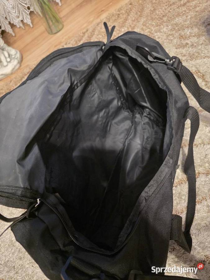 Torba sportowa czarna Semi Line 54x30x30 wygodny