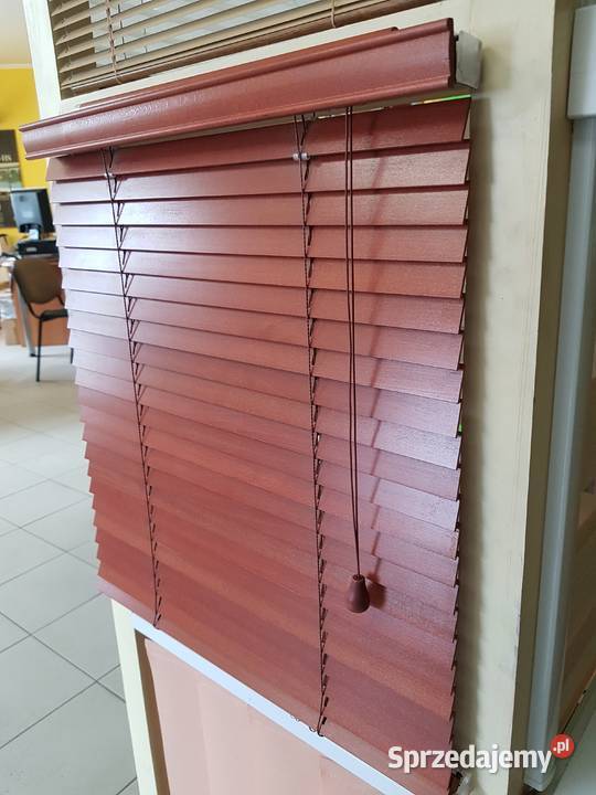 Żaluzje wewnętrzne drewniane i aluminiowe inny kolor