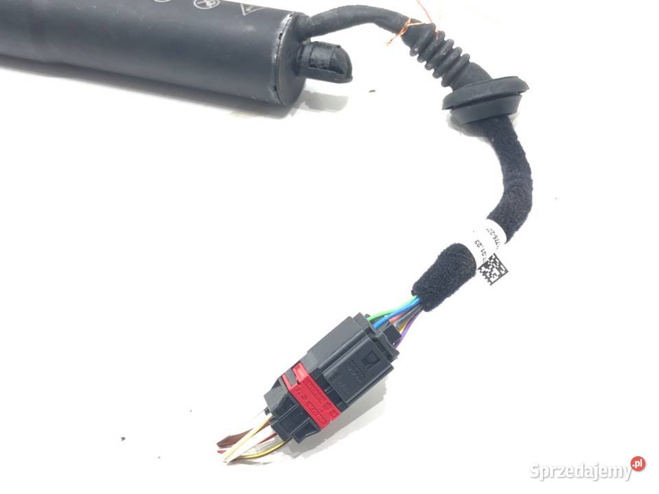 SIŁOWNIK TELESKOP KLAPY LEWY SKODA OCTAVIA IV osobowe