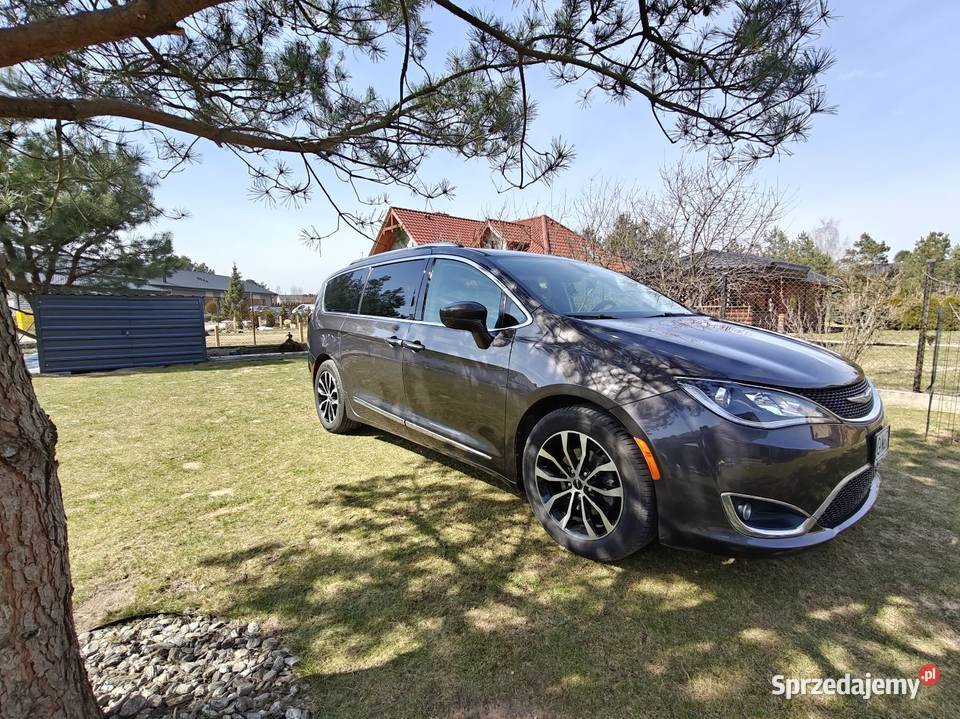 Pacifica 2018 104 przebiegu Wersja 8 osobowa światła przeciwmgielne Bolszewo