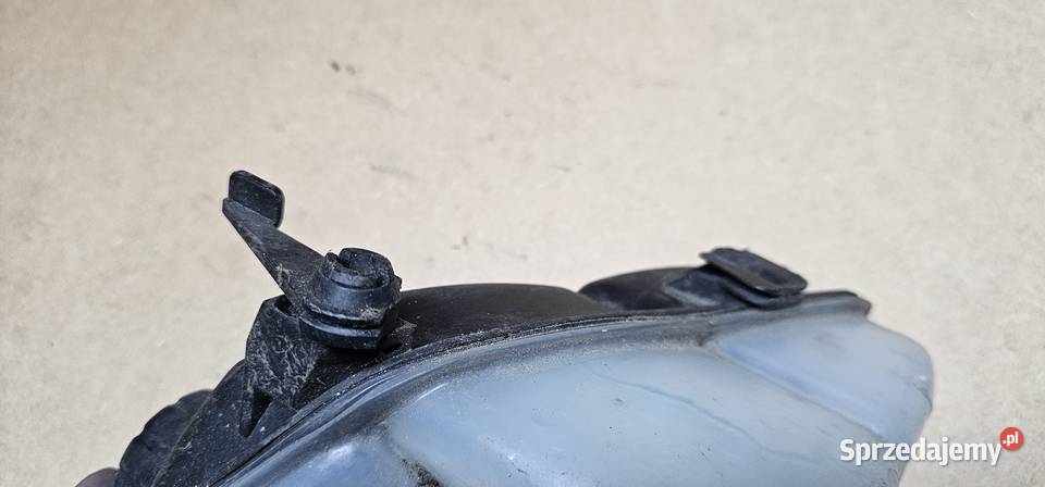 Zbiorniczek wyrównawczy mercedes w168 1685000149 sprzedam