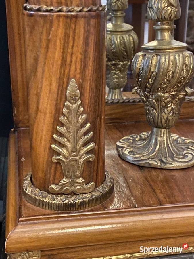 PostumenyKolumny z lustrem XX wiek wielkopolskie Poznań