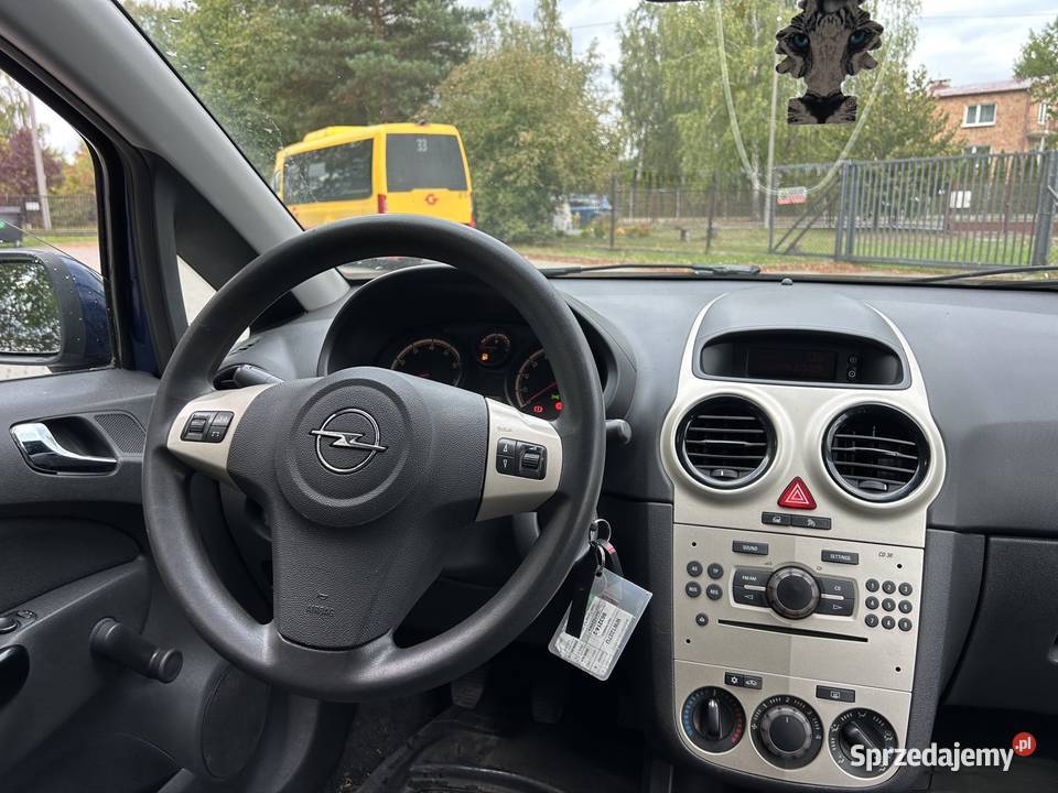 Opel Corsa D 12 16v 2009r Przeszkoda