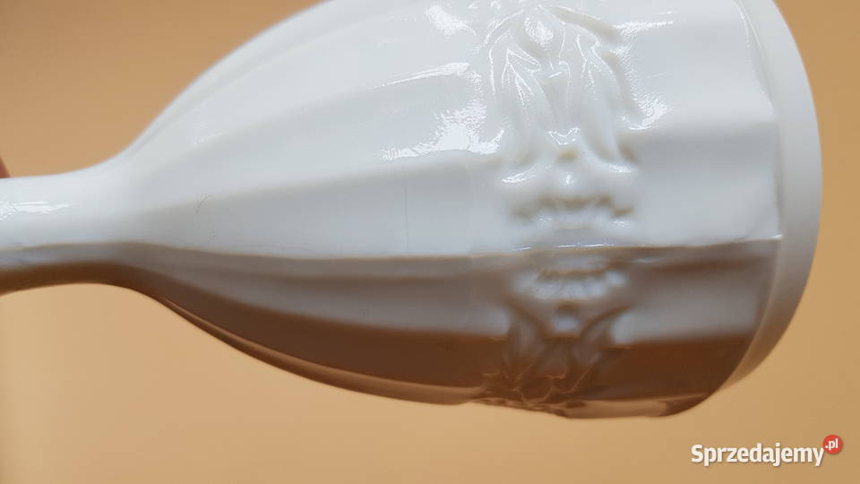 Pucharek z wianuszkiem lattimo Ząbkowice Dąbrowa Górnicza