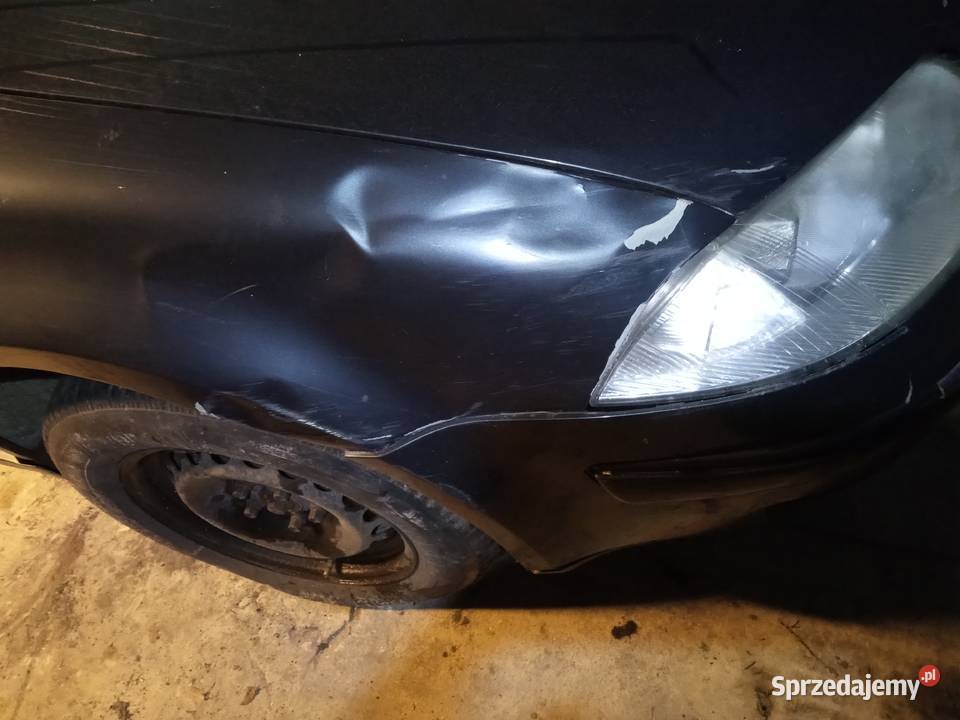 Passat B5 20 benzynagaz 2003 Rok produkcji 2003 Lubartów