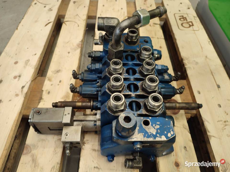 Rozdzielacz hydrauliczny Holland LM 5090 ASX01 Wilkowo