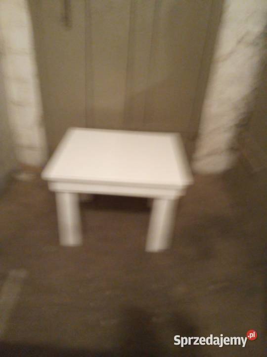 Stoliksiedzisko nowybialy