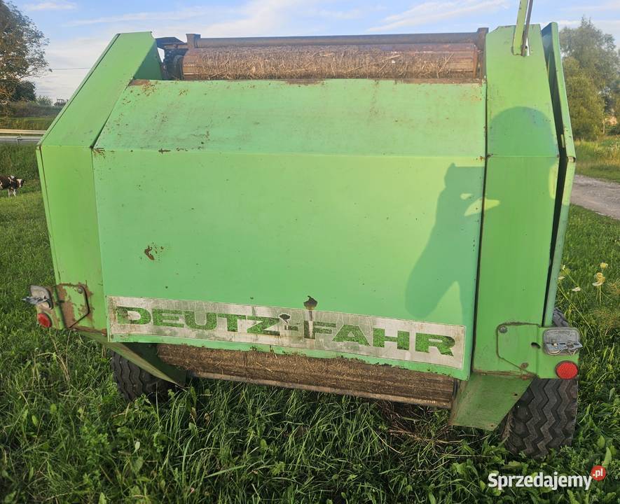 Prasę DeutzFahr 230 Rolujące (belujące) Augustów