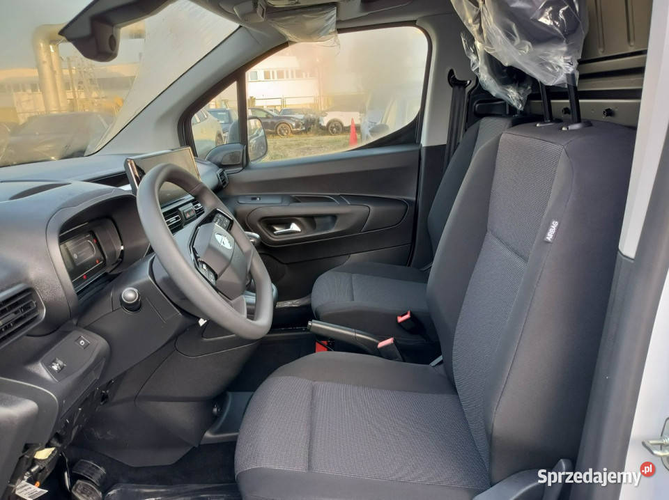 Opel Combo Opel Combo Long 2 MIEJSCAEKRAN 15 102 Opel Warszawa