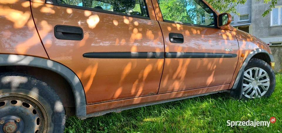Corsa B 12 16v Pb sprawny 100lecie Opla nieuszkodzony Puławy sprzedam
