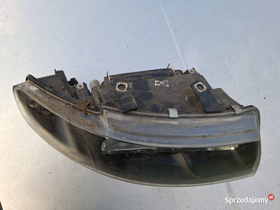 Lampa prawa prawy przód Seat Toledo II Leon I Przyborów sprzedam