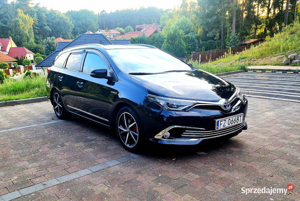 Toyota Auris II 2016/2017 pełne wyposażenie + wygłuszenie+ ambiente