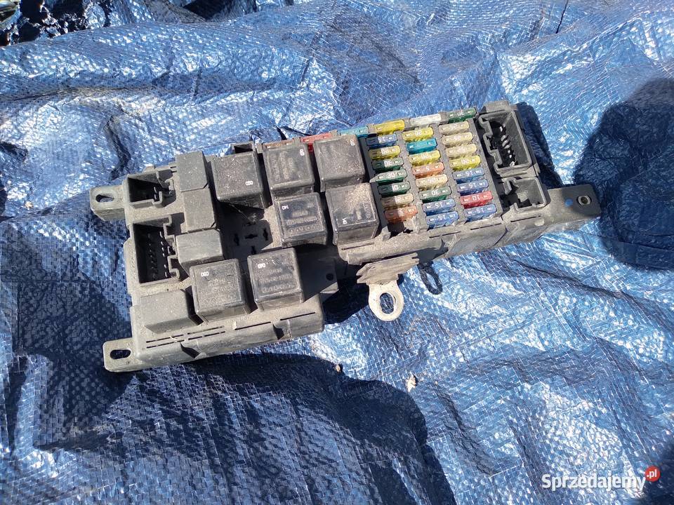 Volvo V70 II 01r skrzynka bezpieczników Części samochodowe lubuskie Strzelce Krajeńskie