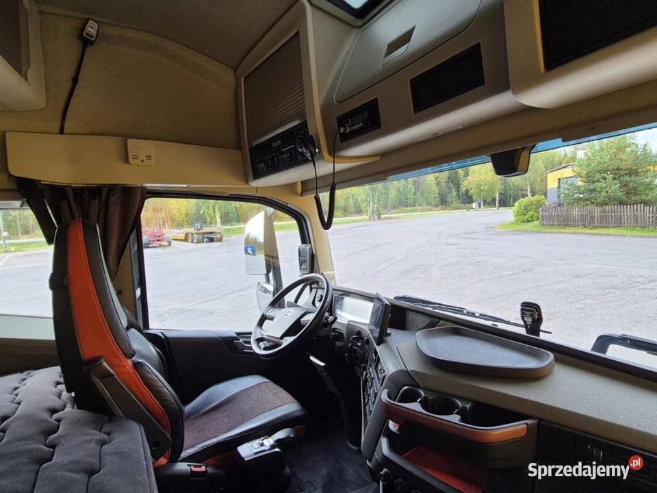 Volvo FH 750 8x4 2 osie podnoszone Do przewozu lodówka Do zabudowy Kraków