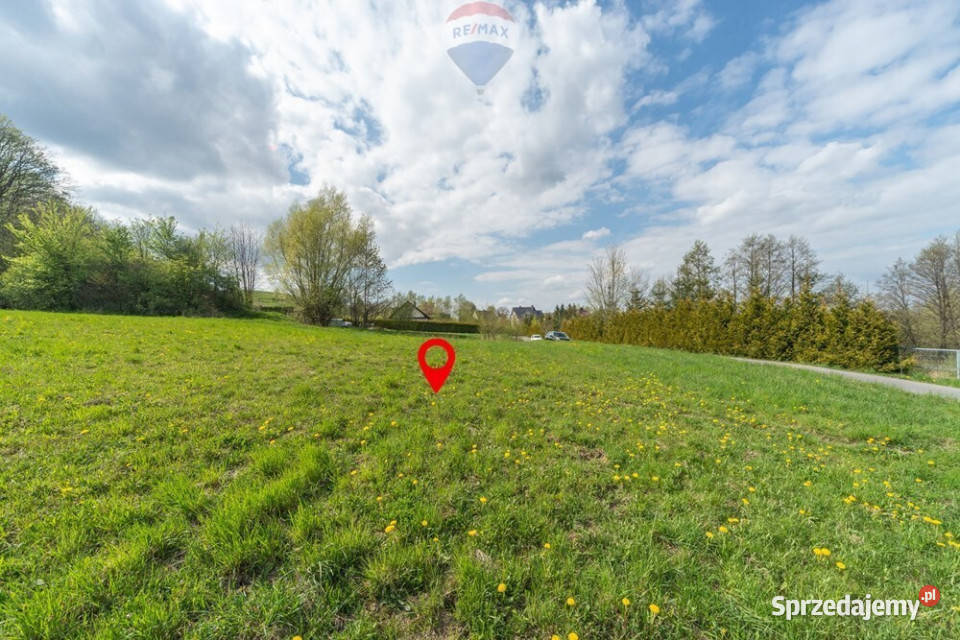 Roczyny działka pod górami asfalt