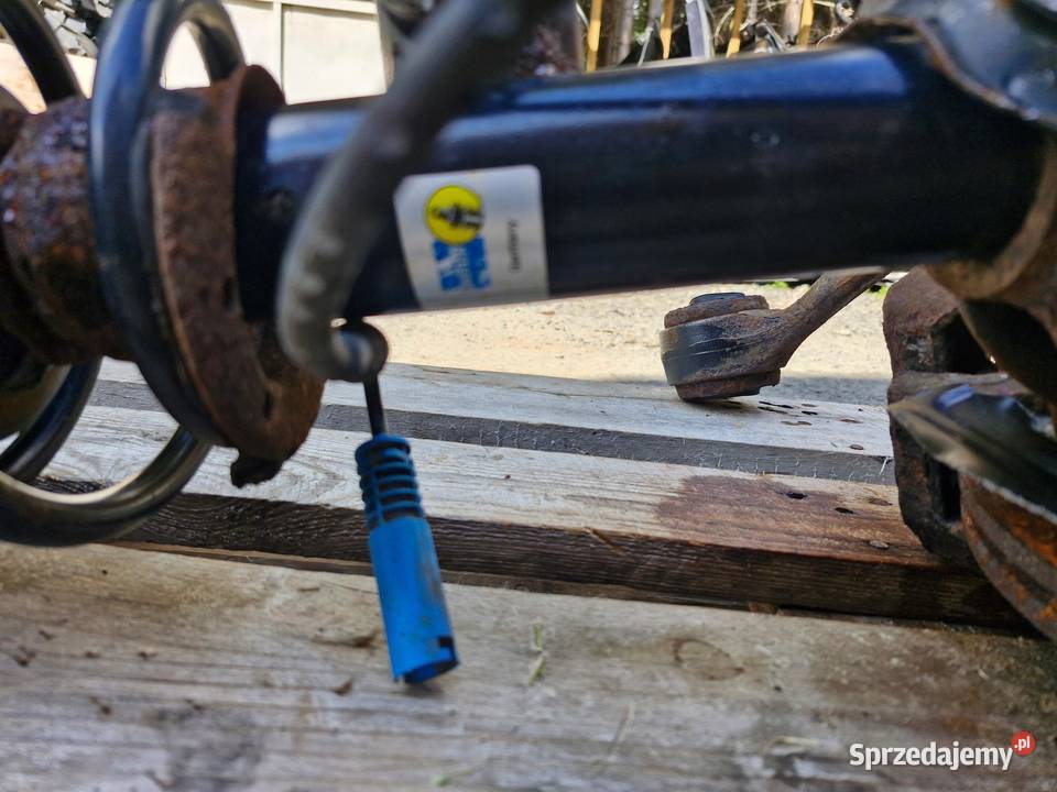 BMW E90 E91 XDRIVE AMORTYZATOR ZWROTNICA WAHACZE