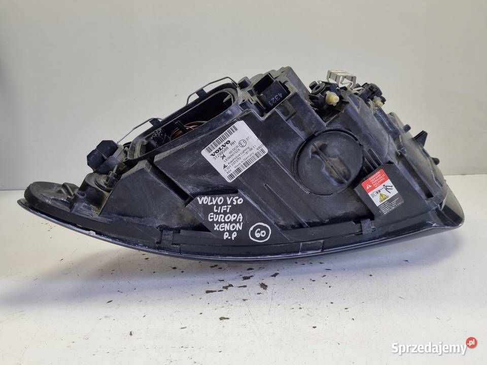 Volvo S40 II V50 LIFT PRZEDNIA LAMPA PRAWA prawy lubelskie Janów sprzedam