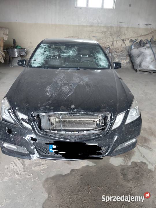 Sprzedam 2 Mercedesy E klasa uszkodzony Skierniewice