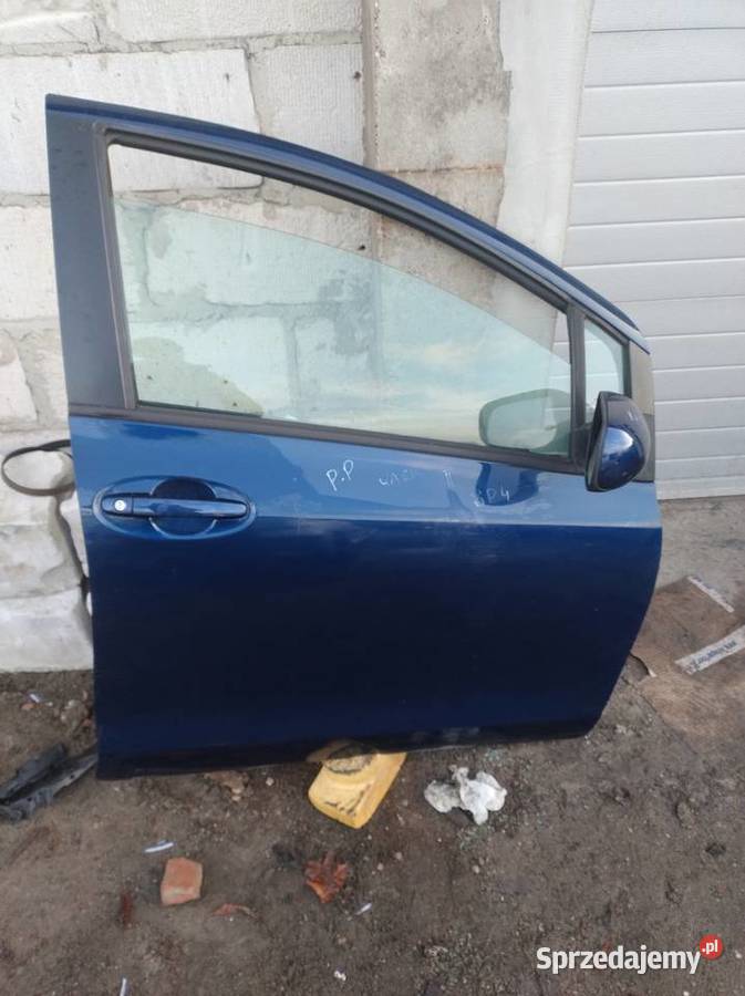 Toyota Yaris II 2008r 14 D4D 5 Drzwi Lak 8P4 osobowe Samochody na części Elbląg