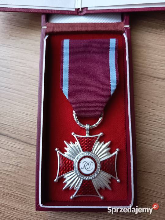 Krzyż Zasługi RP z dokumentem Poznań