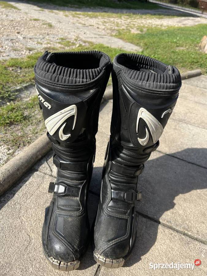 Sprzedam buty cross 41 nowe Chęciny