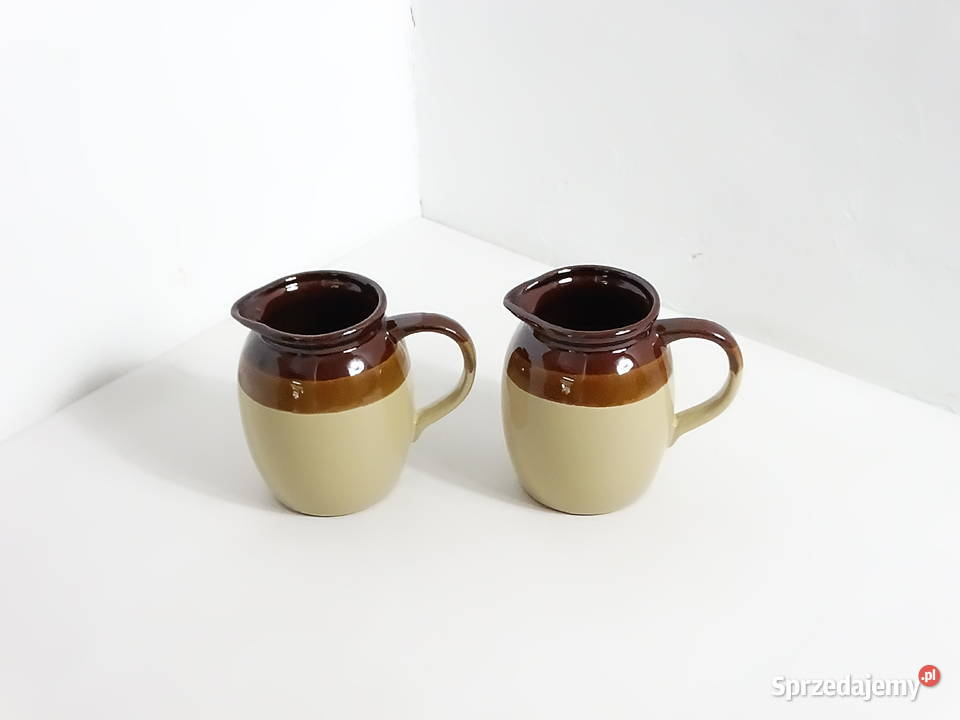 Zestaw Dwóch Solidnych Ceramicznych Dzbanków