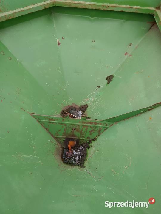 Rozsiewacz no nawozów Amazone F 803 z nadstawka mazowieckie Skaryszew