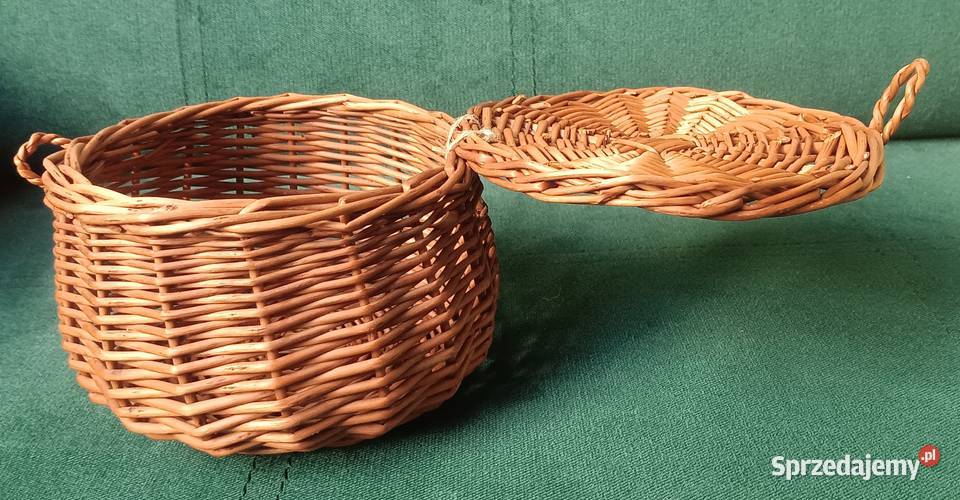 Okrągły wiklinowy kufer kuferek puzderko kasetka Zbylitowska Góra
