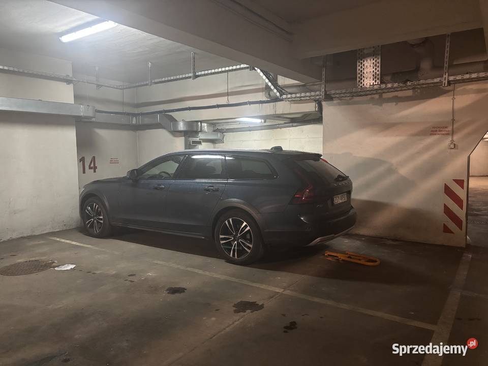 Duże miejsce parkingowe w garażu podziemnym 19m2 sprzedam