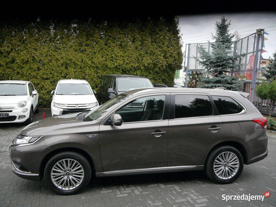 Mitsubishi Outlander 24 Hybrid 4x4 Led Stan gniazdo AUX Częstochowa