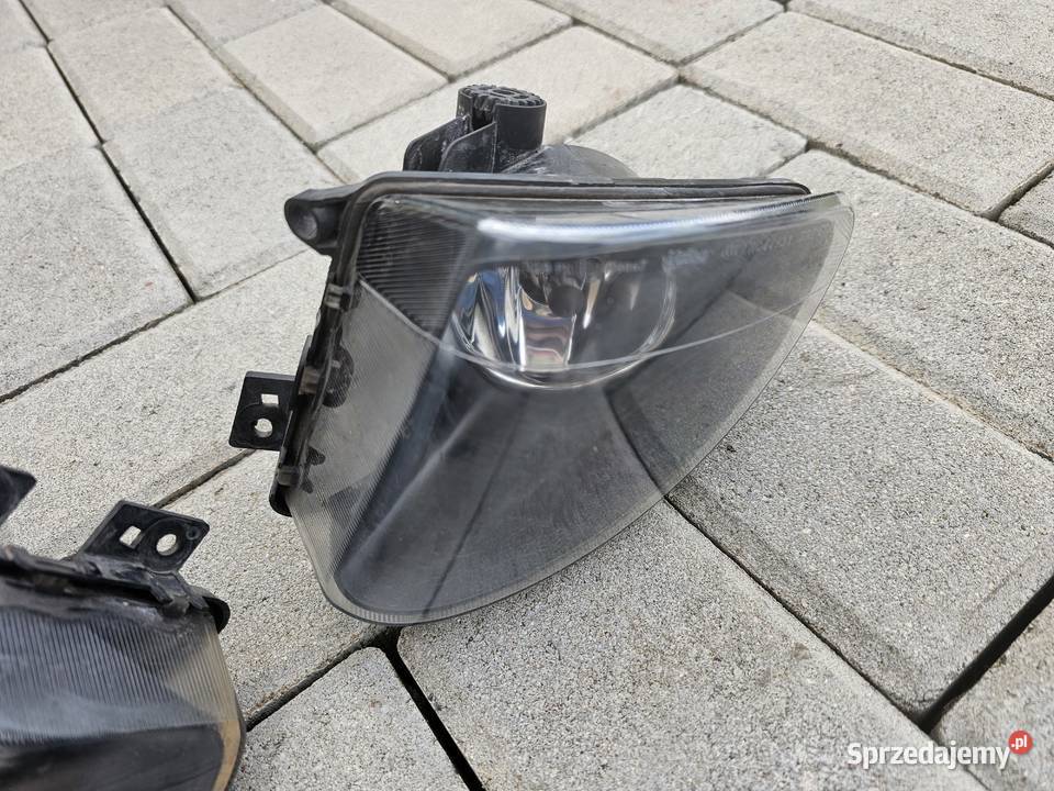 Bmw f10 f11 halogen w zderzak Valeo prawy 89 211