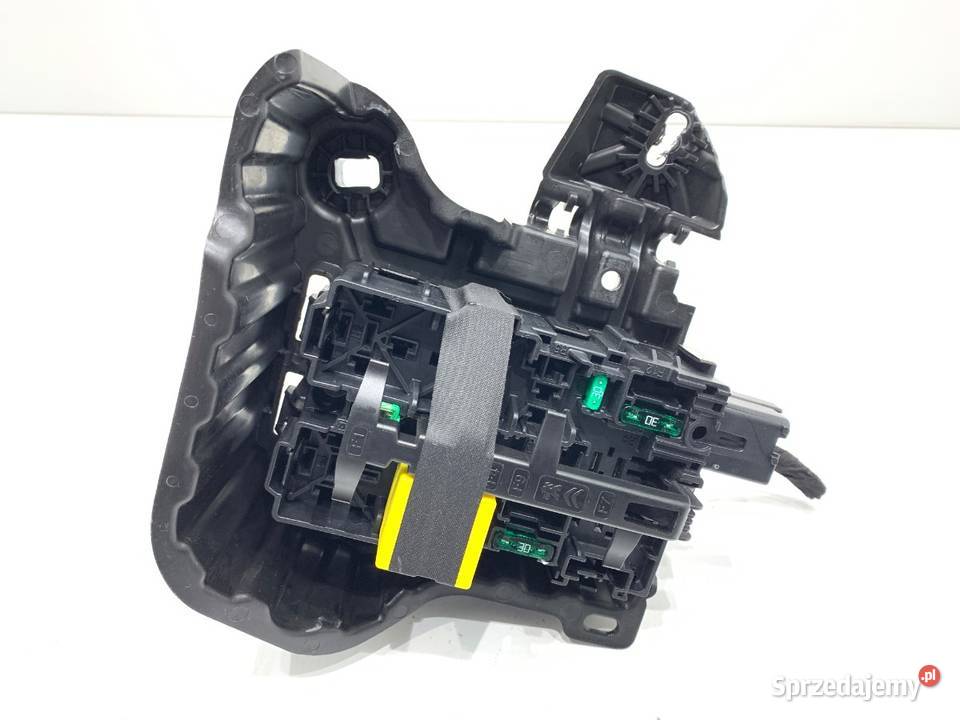 SKRZYNKA BEZPIECZNIKÓW OPEL CORSA F 43696002