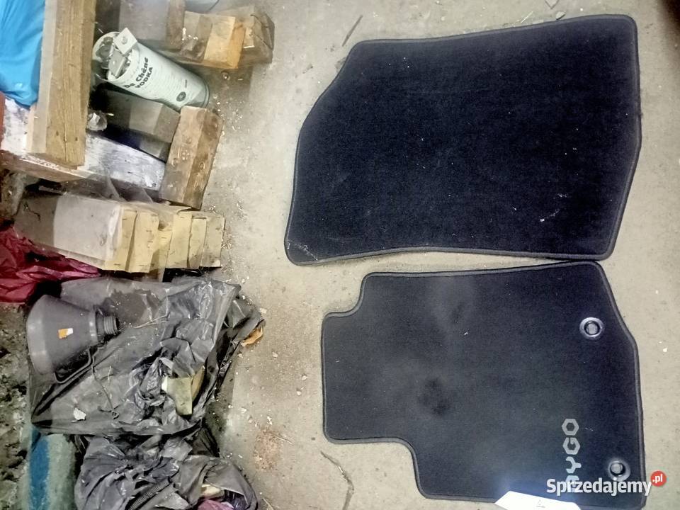 Toyota Aygo dywaniki org oem kpl Rok produkcji 2021 mazowieckie