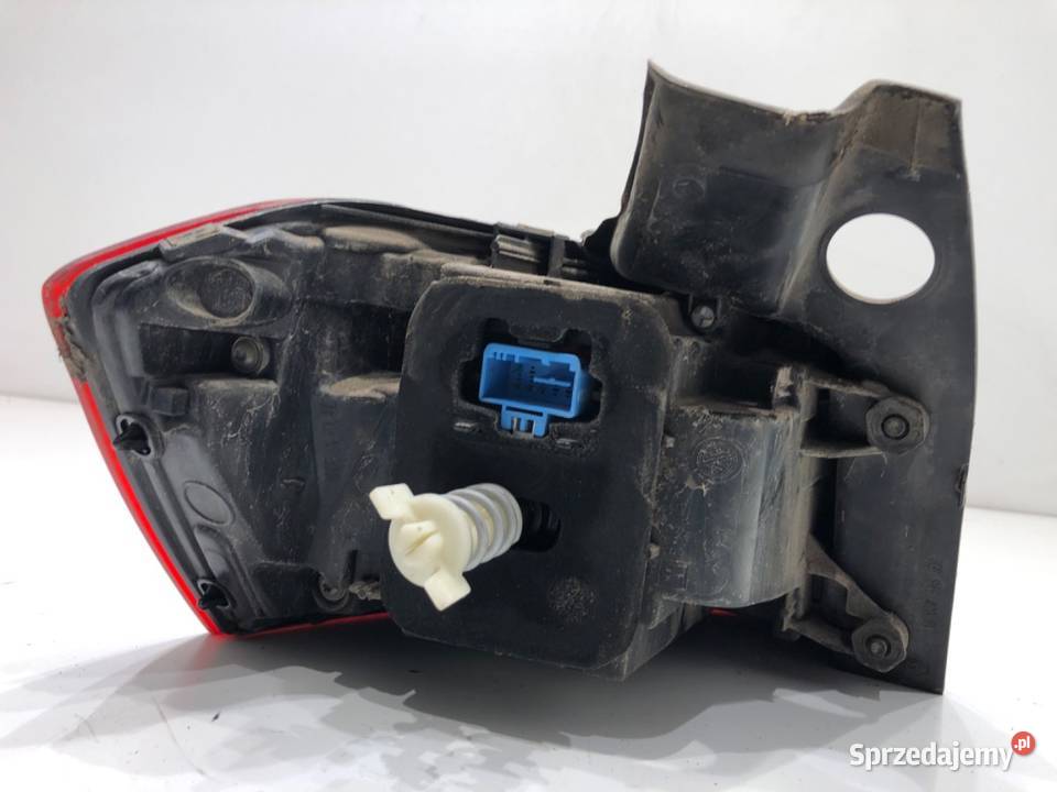 LAMPA PRAWY TYŁ VW PASSAT B8 Kombi ŚWIATŁO TYLNA sprzedam