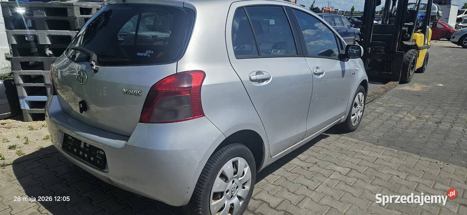 Zderzak tył tylny Toyota Yaris II przedlift
