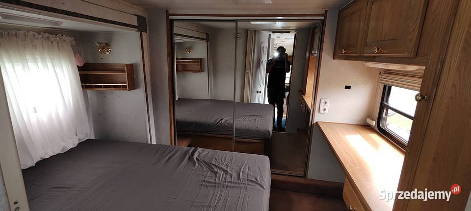 Amerykańska przyczepa kempingowa 5th wheel 3