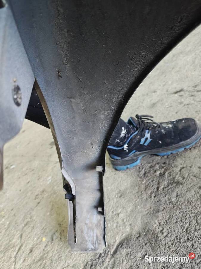 Błotnik lewy przód Leon 1M kolor LS7U