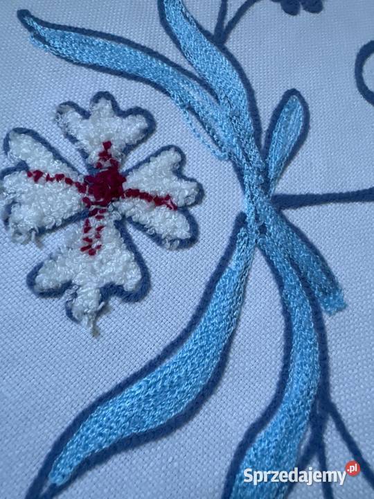 obrus ręcznie haftowany rękodzieło wysokiej