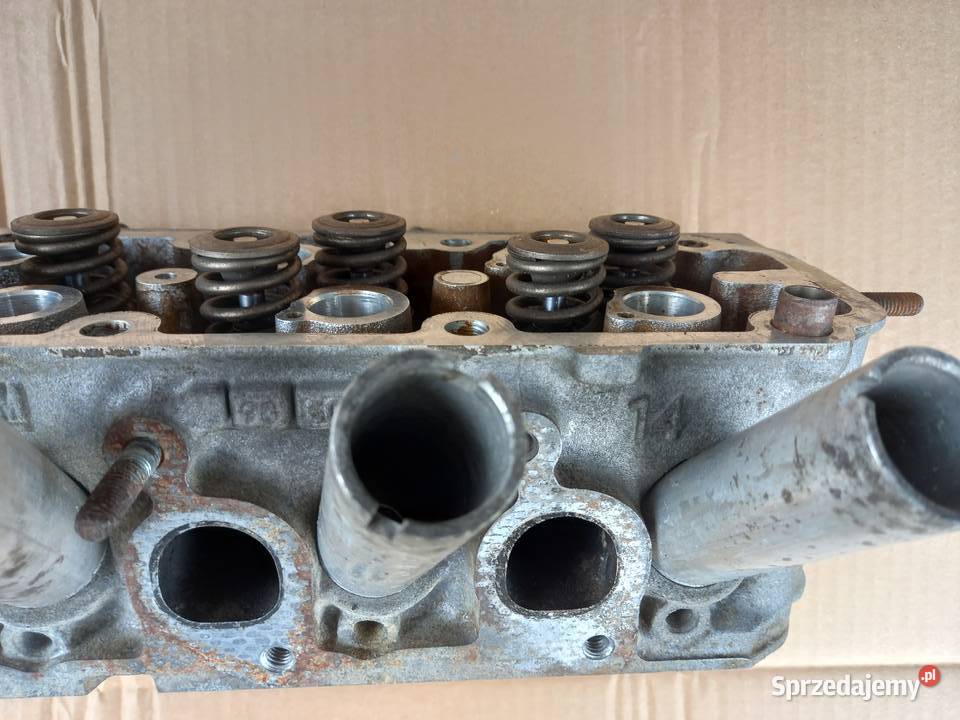 Opel Corsa 14i głowica silnika Bukownica