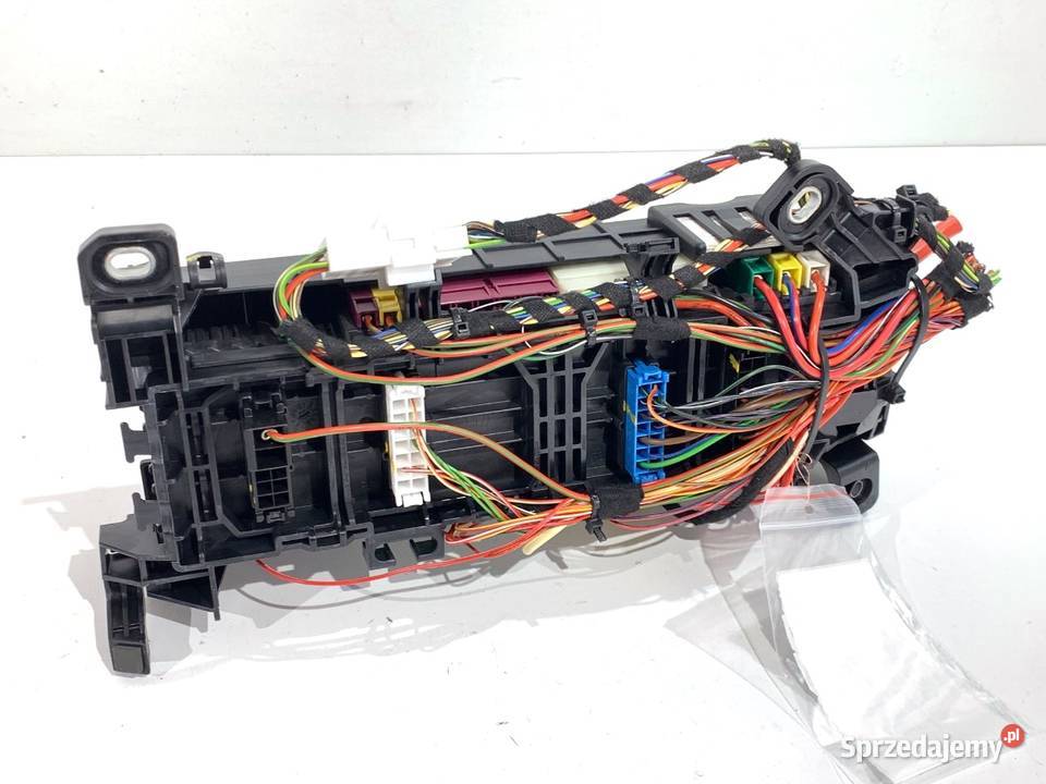 SKRZYNKA BEZPIECZNIKÓW MERCEDES W176 A2465400040